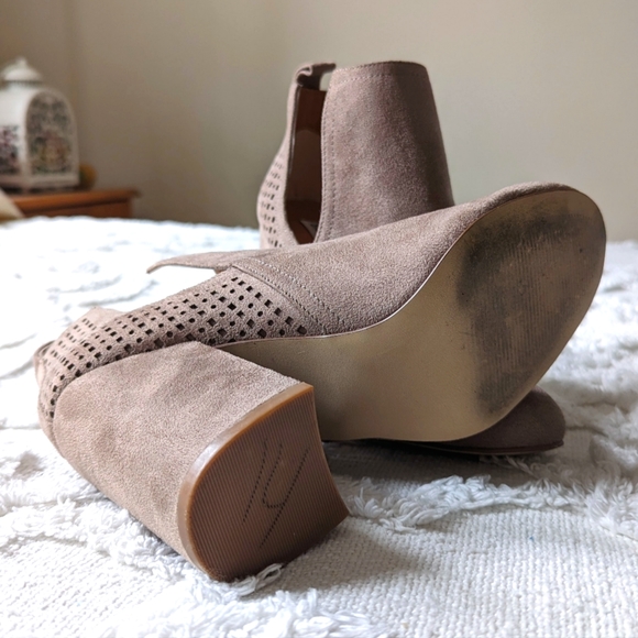 Steve Madden faux suede booties, size 7. - Picture 7 of 9